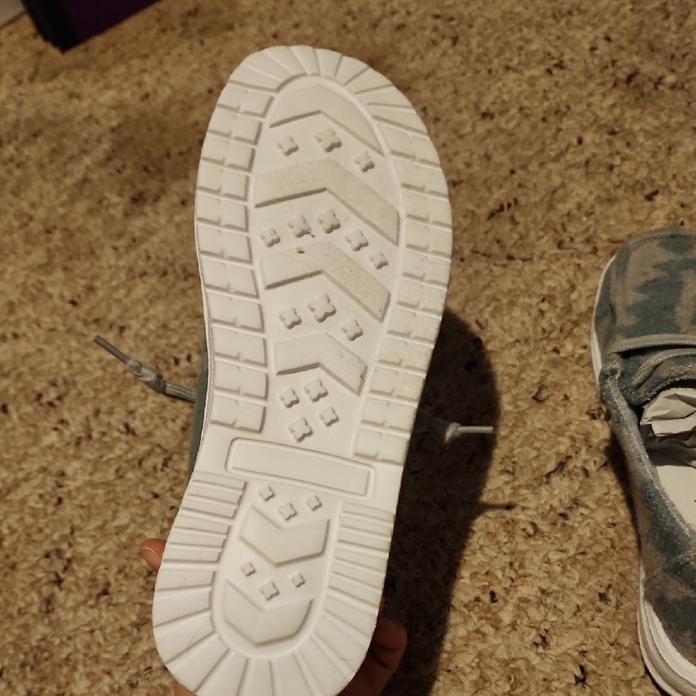 Patterned Slip-On Shoes - Picture 4 of 4